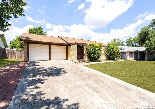 Photo 2 of Single family home for sale at 7717 Dry Canyon Trl, Live Oak, TX 78233 | MLS# 1895439 | Listing updated on 2025-10-16