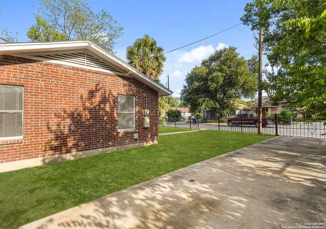 Photo 3 of Sale Pending at 315 Jean St, San Antonio, TX 78207 | MLS# 1895487 | Listing updated on 2025-12-10