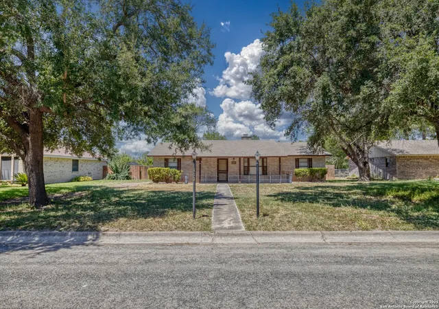 Photo 1 of Sale Pending at 112 N Bluebonnet, Uvalde, TX 78801 | MLS# 1895499 | Listing updated on 2025-12-05