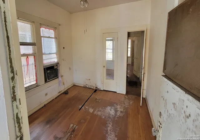Photo 2 of Sale Pending at 1120 Rigsby, San Antonio, TX 78210 | MLS# 1895596 | Listing updated on 2025-10-02