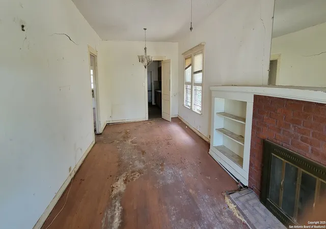 Photo 3 of Sale Pending at 1120 Rigsby, San Antonio, TX 78210 | MLS# 1895596 | Listing updated on 2025-10-02