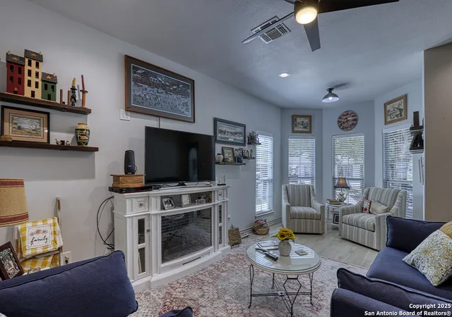 Photo 3 of Single family home for sale at 1408 S 2nd, Floresville, TX 78114 | MLS# 1895617 | Listing updated on 2025-09-06