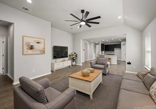 Photo 4 of Single family home for sale at 229 Blue Oak Blvd, San Marcos, TX 78666 | MLS# 1895651 | Listing updated on 2026-04-20