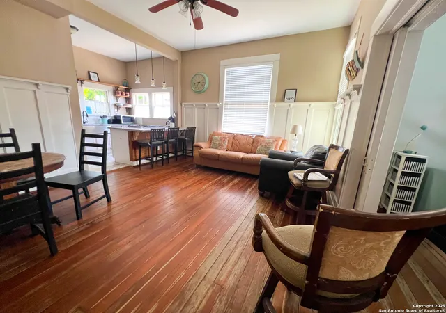 3rd image of 1514 15Th, Galveston, TX 77550 | MLS# 1895696