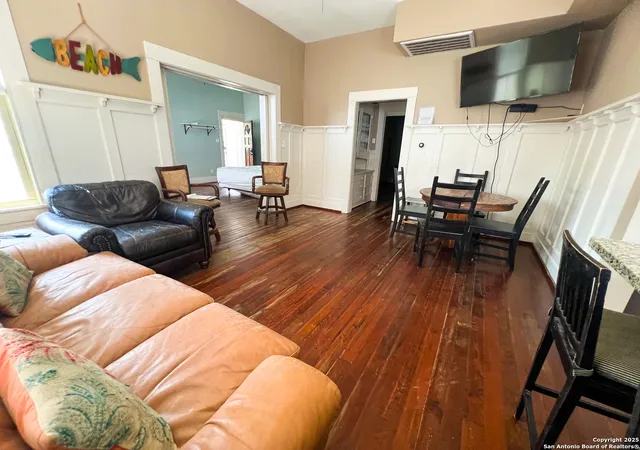 5th image of 1514 15Th, Galveston, TX 77550 | MLS# 1895696