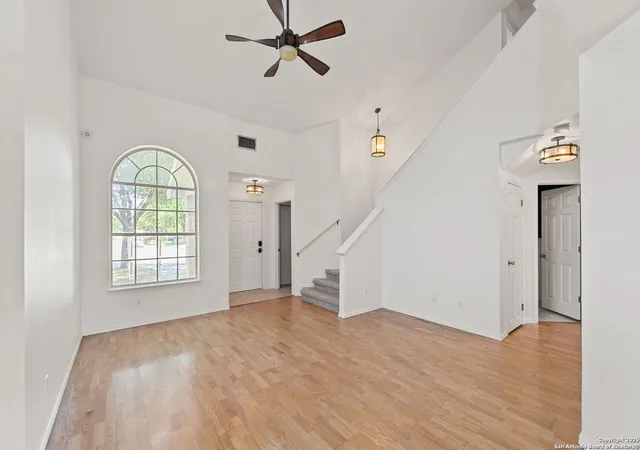 Photo 4 of Single family home for sale at 15541 Imperial Jade, Austin, TX 78728 | MLS# 1895744 | Listing updated on 2025-10-21