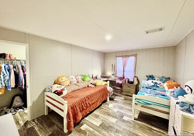 Photo 3 of Manufactured home for sale at 607 Pr 4653, Hondo, TX 78861 | MLS# 1895798 | Listing updated on 2025-09-06