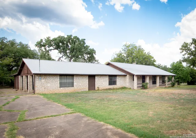 Photo 2 of Single family home for sale at 202 Canyon Wren Dr, Buda, TX 78610 | MLS# 1895879 | Listing updated on 2026-02-16