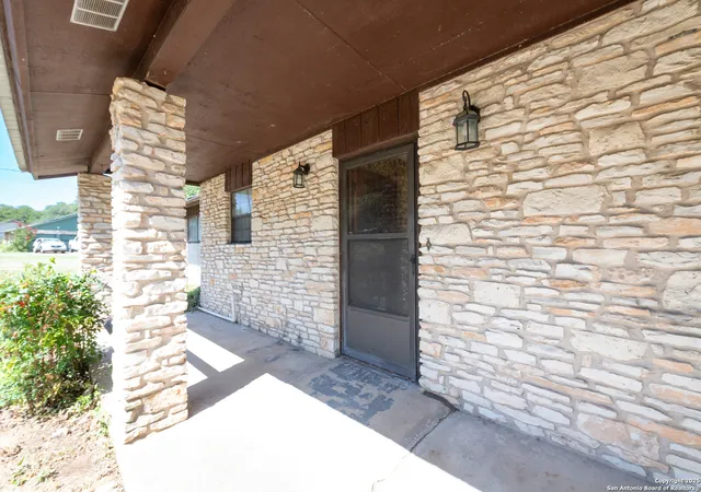 Photo 3 of Single family home for sale at 202 Canyon Wren Dr, Buda, TX 78610 | MLS# 1895879 | Listing updated on 2026-02-16