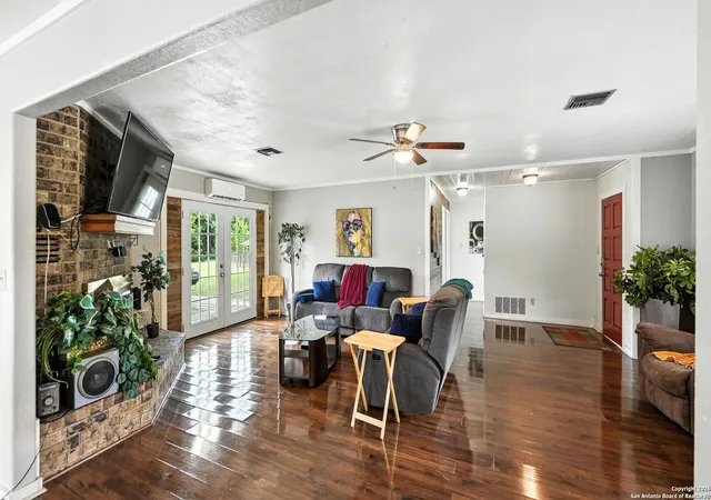 5th image of 683 Albert, New Braunfels, TX 78130 | MLS# 1895914