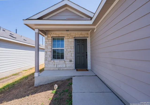 Photo 2 of Single family home for sale at 6958 Cozy Run, San Antonio, TX 78218 | MLS# 1895949 | Listing updated on 2026-05-07