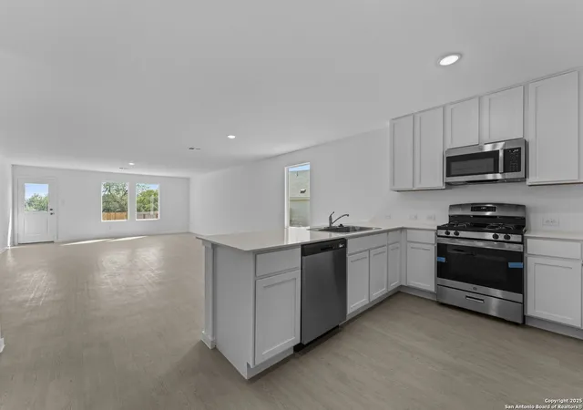 Photo 2 of Sale Pending at 104 Vista View, Floresville, TX 78114 | MLS# 1896026 | Listing updated on 2026-01-03