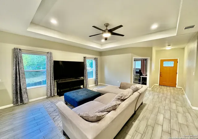 Photo 4 of Single family home for sale at 607 Belmont, San Antonio, TX 78202 | MLS# 1896107 | Listing updated on 2025-11-22