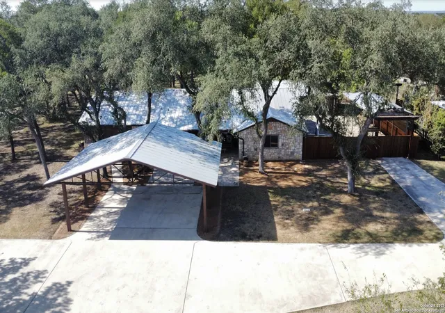 Photo 4 of Sale Pending at 21195 Bat Cave, San Antonio, TX 78266 | MLS# 1896158 | Listing updated on 2025-12-16