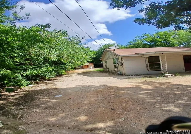 Photo 1 of Single family home for sale at 405 Sunglo, San Antonio, TX 78221 | MLS# 1896170 | Listing updated on 2025-10-20