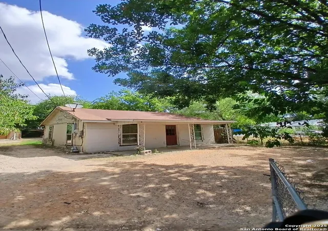 Photo 2 of Single family home for sale at 405 Sunglo, San Antonio, TX 78221 | MLS# 1896170 | Listing updated on 2025-10-20