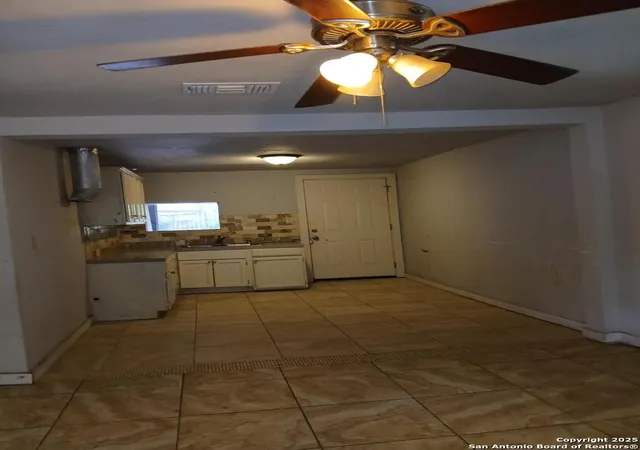 Photo 3 of Single family home for sale at 405 Sunglo, San Antonio, TX 78221 | MLS# 1896170 | Listing updated on 2025-10-20