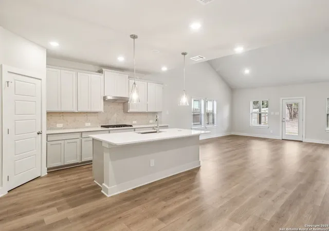 Photo 4 of Sale Pending at 18243 Ansley Path, San Antonio, TX 78247 | MLS# 1896195 | Listing updated on 2025-10-16