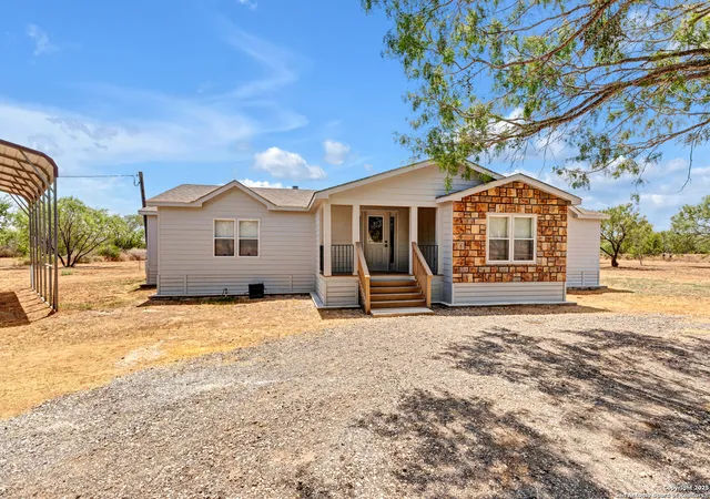 Photo 2 of Sale Pending at 16445 Old Corpus Christi Hwy, Elmendorf, TX 78112 | MLS# 1896201 | Listing updated on 2026-04-20