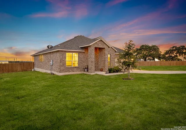 2nd image of 104 Scarlet Oak, Floresville, TX 78114 | MLS# 1896215