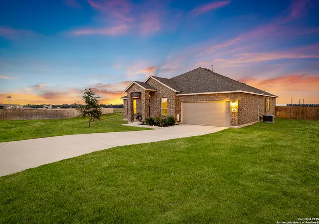Photo 3 of Single family home for sale at 104 Scarlet Oak, Floresville, TX 78114 | MLS# 1896215 | Listing updated on 2025-11-03