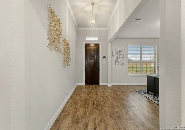 Photo 4 of Single family home for sale at 104 Scarlet Oak, Floresville, TX 78114 | MLS# 1896215 | Listing updated on 2025-11-03
