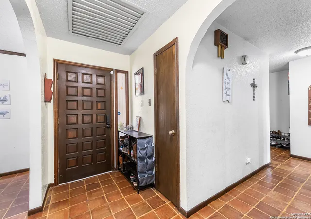 Photo 3 of Single family home for sale at 69 Pulliam, Pleasanton, TX 78064 | MLS# 1896234 | Listing updated on 2025-09-08
