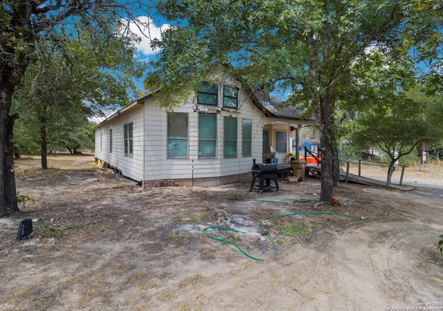 Photo 3 of Single family home for sale at 21925 Priest, Elmendorf, TX 78112 | MLS# 1896247 | Listing updated on 2025-11-24