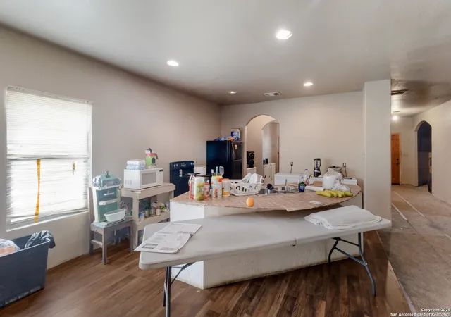 Photo 4 of Single family home for sale at 21925 Priest, Elmendorf, TX 78112 | MLS# 1896247 | Listing updated on 2025-11-24
