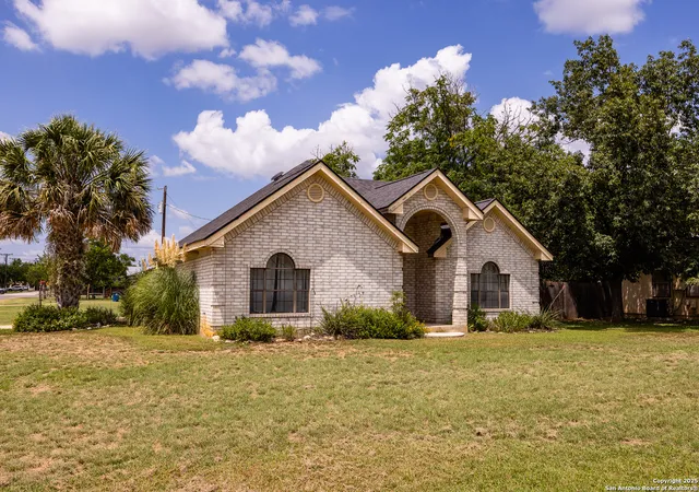 Photo 3 of Single family home for sale at 903 Hackberry, Bandera, TX 78003 | MLS# 1896254 | Listing updated on 2025-09-08