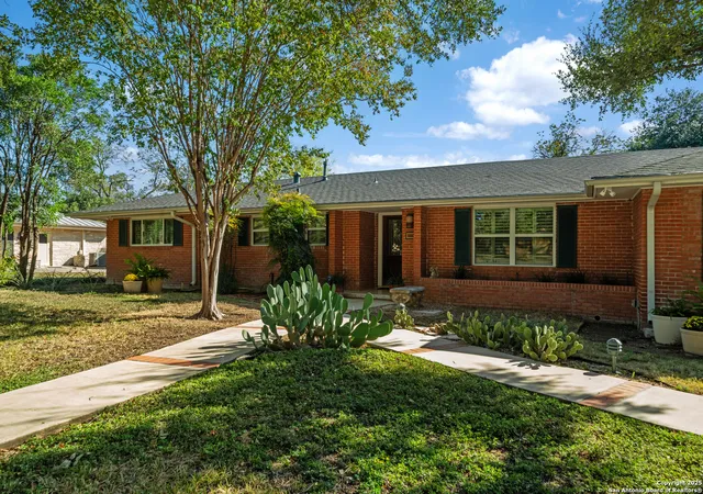 Photo 3 of Sale Pending at 120 Herweck, San Antonio, TX 78213 | MLS# 1896258 | Listing updated on 2026-02-17