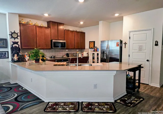 Photo 4 of Sale Pending at 111 Lone Fls, Universal City, TX 78148 | MLS# 1896287 | Listing updated on 2026-03-01