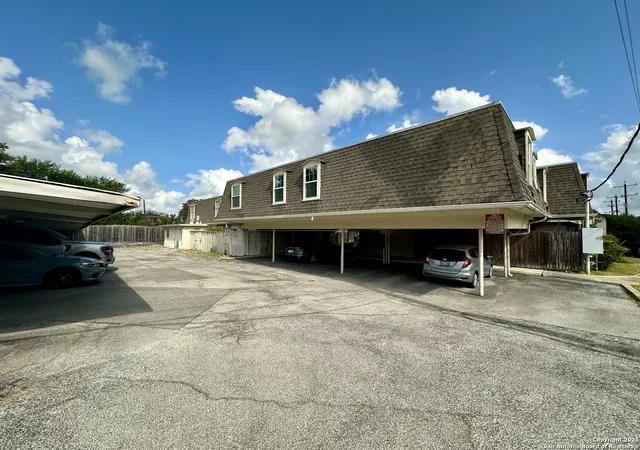Photo 3 of Condo for sale at 168 Barilla Pl #B-204, San Antonio, TX 78209 | MLS# 1896294 | Listing updated on 2026-01-11