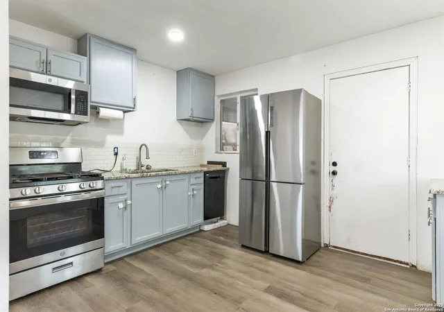 Photo 3 of Sale Pending at 208 Miami, San Antonio, TX 78218 | MLS# 1896351 | Listing updated on 2025-10-26