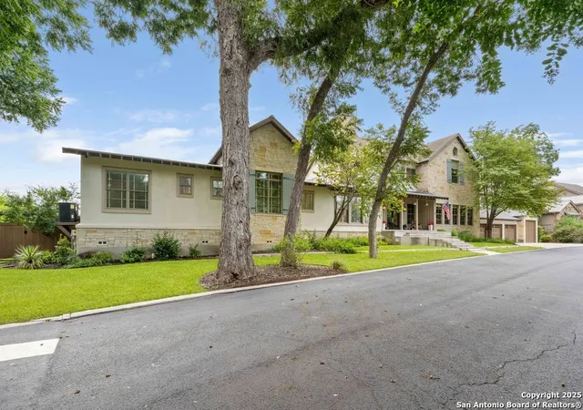 Photo 3 of Sale Pending at 535 Vista Del Rio, New Braunfels, TX 78130 | MLS# 1896354 | Listing updated on 2025-09-17