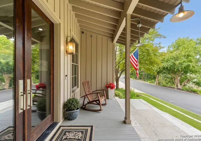 Photo 4 of Sale Pending at 535 Vista Del Rio, New Braunfels, TX 78130 | MLS# 1896354 | Listing updated on 2025-09-17