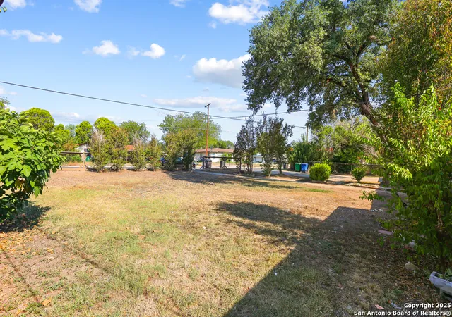 5th image of 414 E Cheryl Dr, San Antonio, TX 78228 | MLS# 1896379