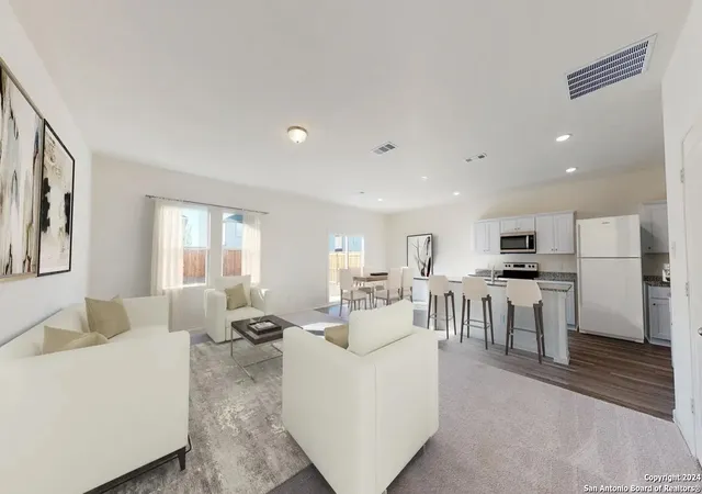 Photo 4 of Sale Pending at 7761 Fox View, San Antonio, TX 78252 | MLS# 1896381 | Listing updated on 2025-12-10