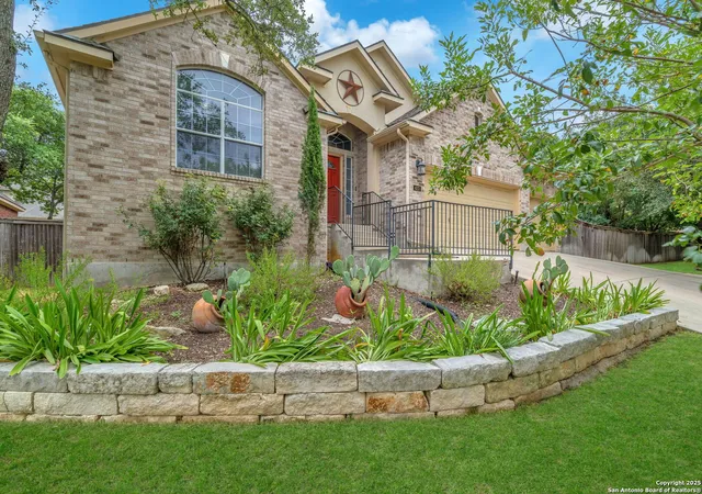Photo 3 of Sale Pending at 423 Sand Ash Trl, San Antonio, TX 78256 | MLS# 1896395 | Listing updated on 2025-10-09