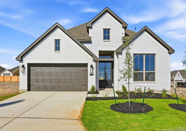 Photo 3 of Sale Pending at 126 Haby Glen, San Antonio, TX 78212 | MLS# 1896397 | Listing updated on 2026-02-17