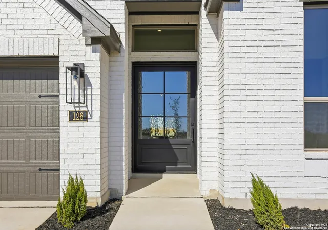 Photo 4 of Sale Pending at 126 Haby Glen, San Antonio, TX 78212 | MLS# 1896397 | Listing updated on 2026-02-17