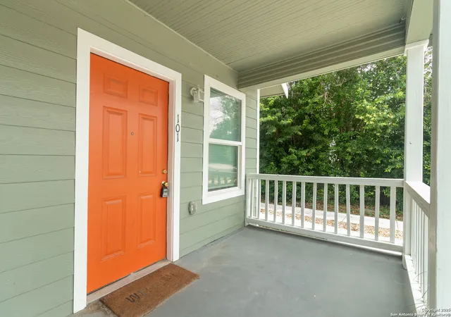 2nd image of 931 W Rosewood, San Antonio, TX 78201 | MLS# 1896404
