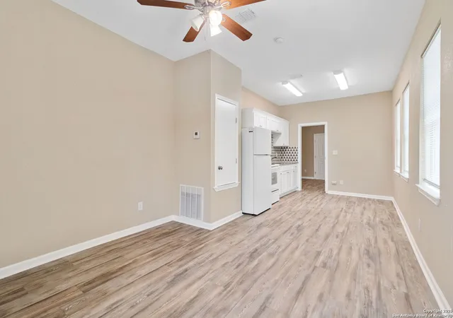 4th image of 931 W Rosewood, San Antonio, TX 78201 | MLS# 1896404