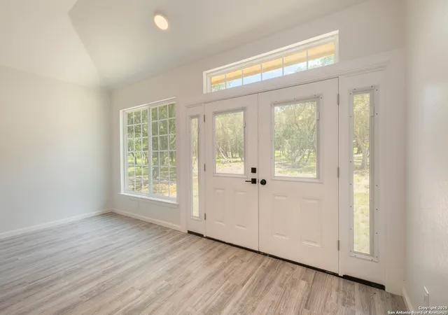 Photo 3 of Sale Pending at 423 County Road 2471, Hondo, TX 78861 | MLS# 1896417 | Listing updated on 2025-11-25