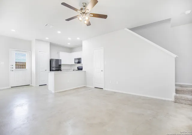 Photo 3 of House for sale at 7239 Converse Ridge, San Antonio, TX 78239 | MLS# 1896455 | Listing updated on 2025-11-19
