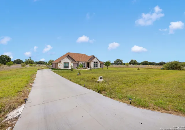 2nd image of 936 Martingale, Bandera, TX 78003 | MLS# 1896503