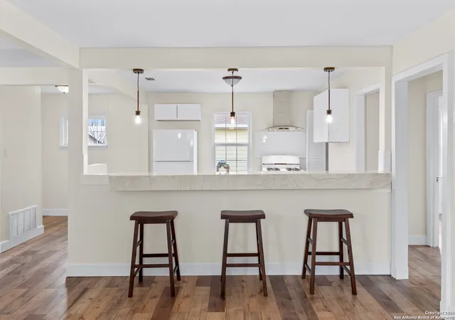 Photo 4 of Single family home for sale at 1707 Avenue U, Hondo, TX 78861 | MLS# 1896550 | Listing updated on 2025-09-08