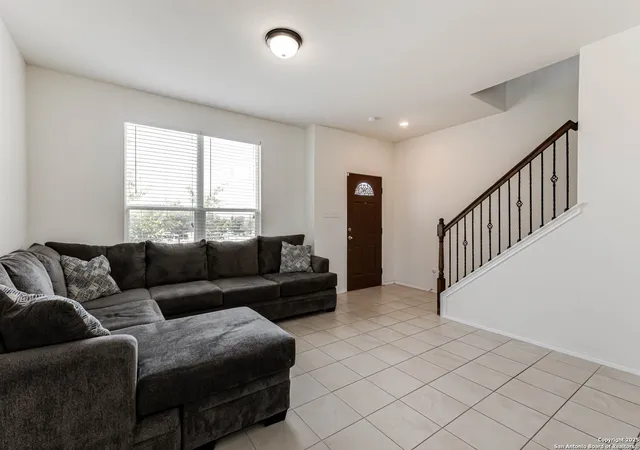 Photo 4 of Sale Pending at 524 Landmark Oak, Cibolo, TX 78108 | MLS# 1896570 | Listing updated on 2026-03-04