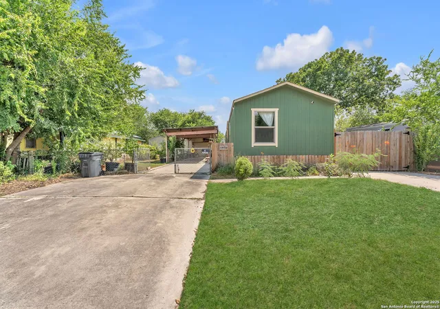 Photo 4 of Manufactured home for sale at 5478 Elkhunter Trail, San Antonio, TX 78222 | MLS# 1896586 | Listing updated on 2025-12-14