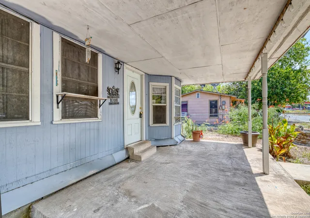 1st image of 1709 Ave E, Hondo, TX 78861 | MLS# 1896588